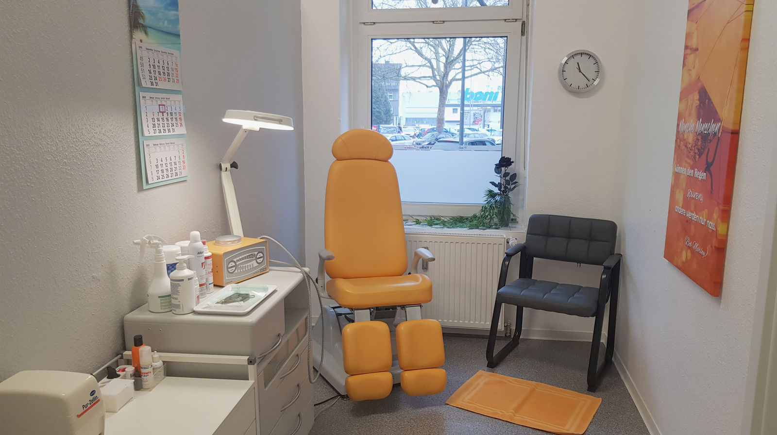 Behandlungszimmer "gelb"